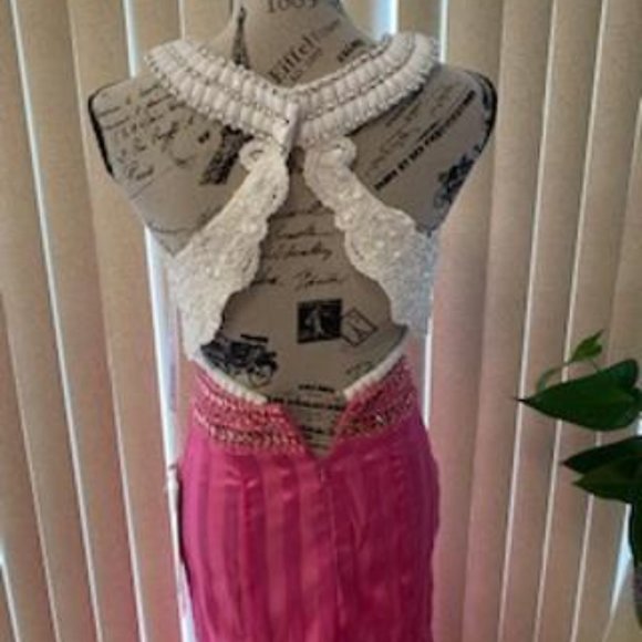 Striking Pink/White Two Piece Embellished Formal Evening Gown Size 2 - Picture 9 of 11